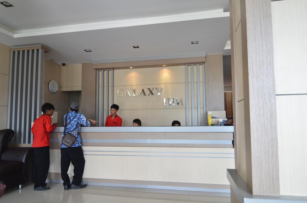 Galaxy Inn Baubau Exterior photo